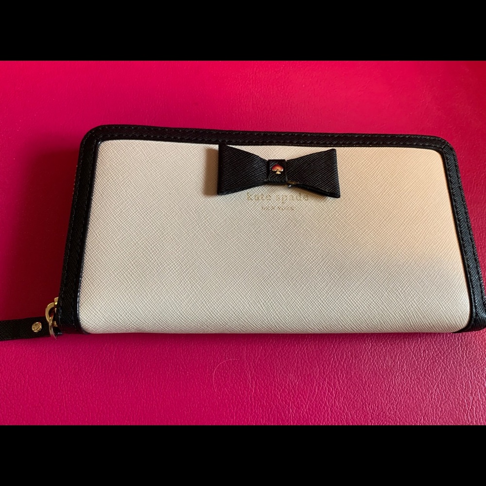 Kate Spade black and white bow wallet